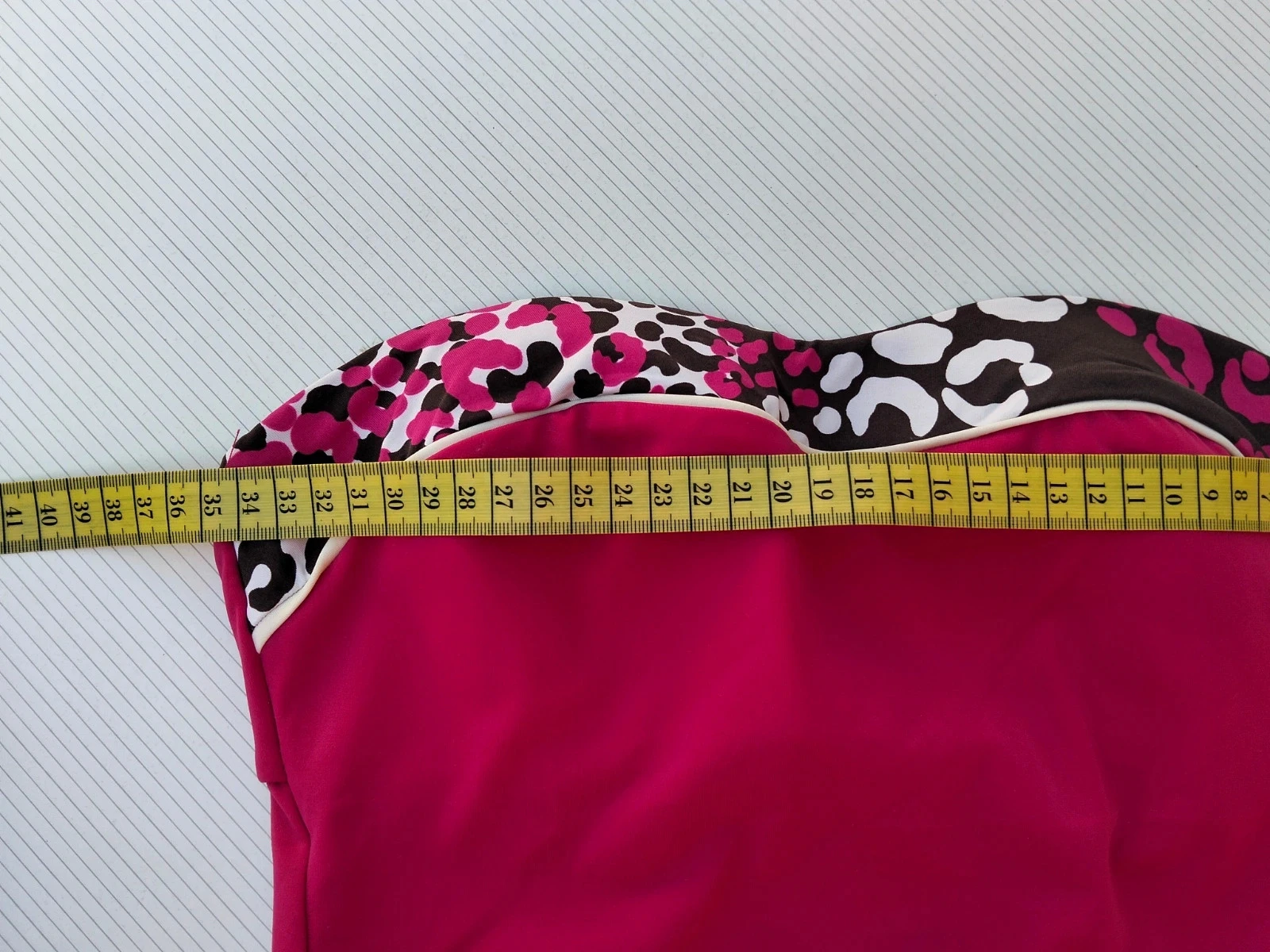 Bóca de banho feminina fucsia com decote em V - Estampa animal print - Tamanho aprox. P – photo 7